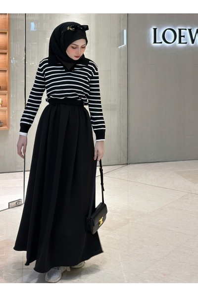 Poplin Skirt in Black Poplin Skirt in Black